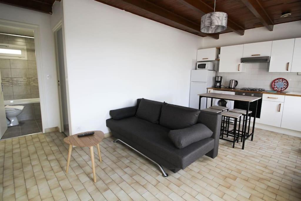 Appartement Joli T2 Renove / Wifi / Grand Parking Prive à La Couronne  Extérieur photo